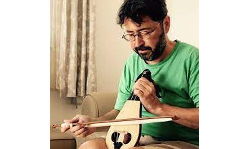 CENGİZ ONURAL  (KEMENÇE, GİTAR)